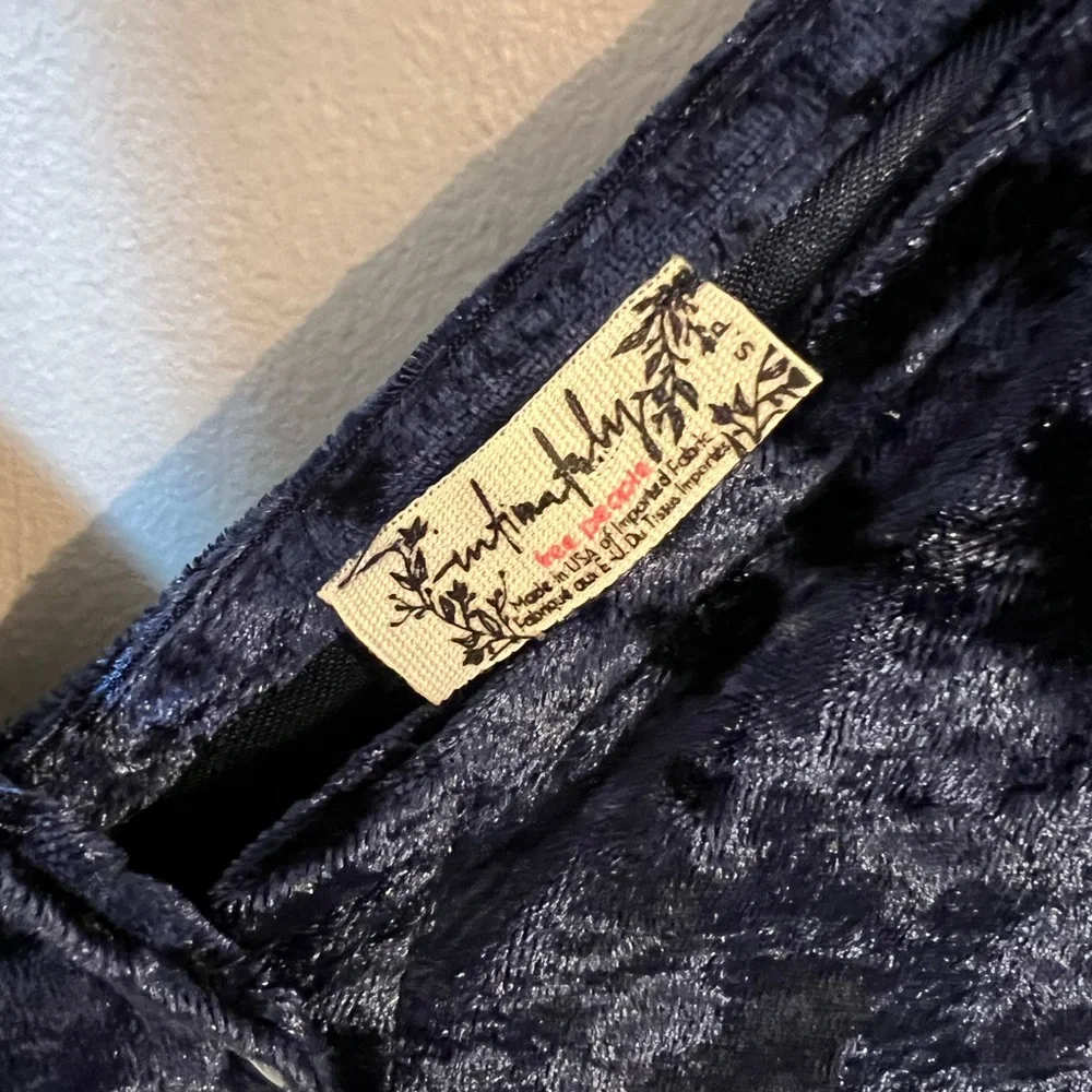 Free People - Two Tie For You Crushed Velvet Knotted Cropped Cami - Navy - Picture 7 of 9